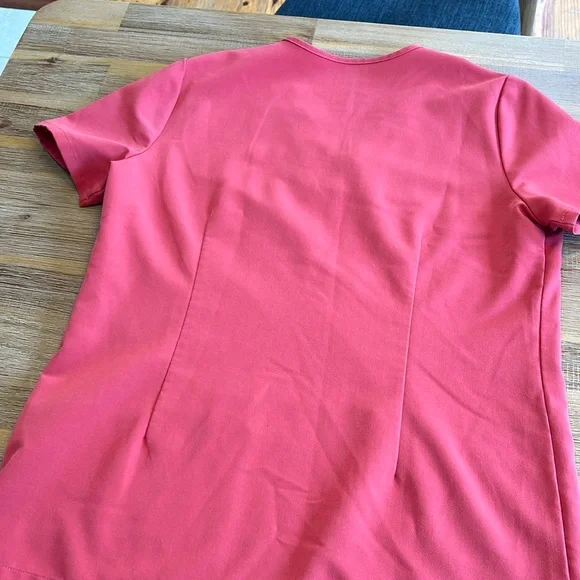 Figs Casma Three-Pocket Scrub Top Limited Edition - Picture 6 of 6